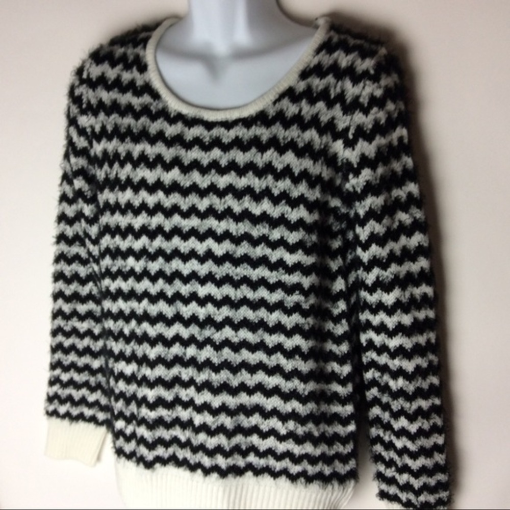 Faded Glory Sweater Black & White Chevrons Eyelash‎ Medium 8-10
